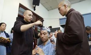 Lễ xuất gia ở chùa Từ Hiếu