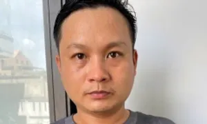 Mang còng số 8 xông vào sới bạc cướp tiền của 4 phụ nữ